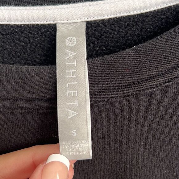 Athleta women’s small black with white accent stripe sweatshirt workout … - Picture 4 of 5